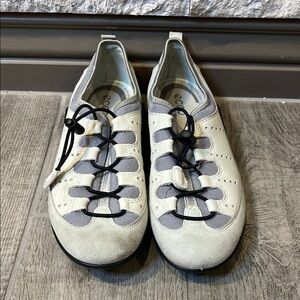 ECCO Womens White and Gray comfort walking shoes size 41 / 10 or 10 1/2